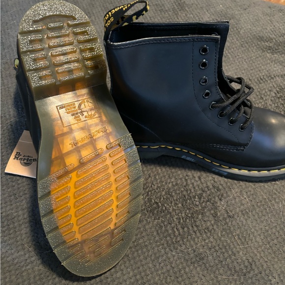 Men’s Dr. Martens, Size 8, Air Wair  Boot. - Picture 2 of 4